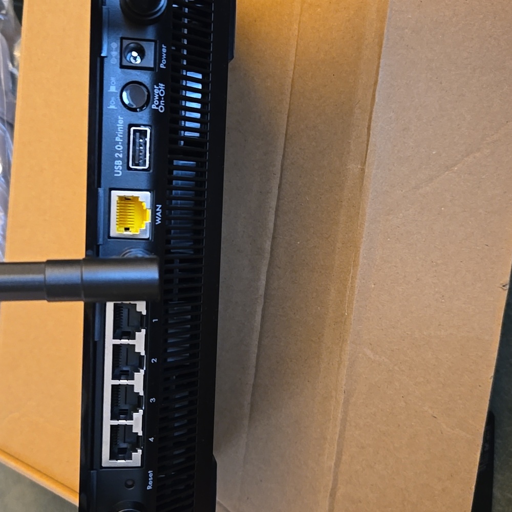 NETGEAR AC1750 Smart WiFi Router - Picture 5 of 14